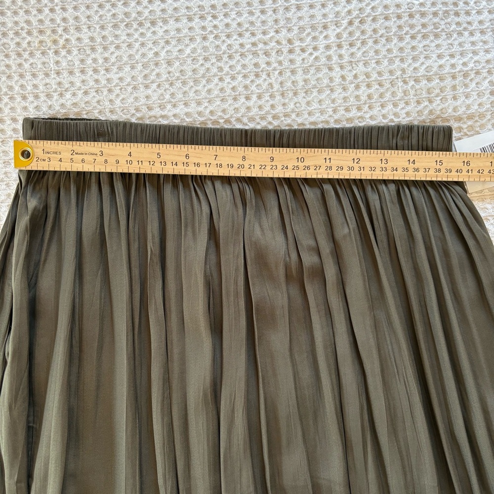 NWT Kori Georgette Pleated Olive Maxi Skirt High Waisted Flowy With Slit Sz L - Picture 5 of 10